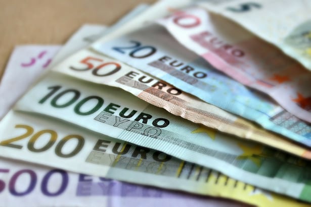 ANALIZĂ ECONOMICĂ Leul s-a depreciat din nou față de euro