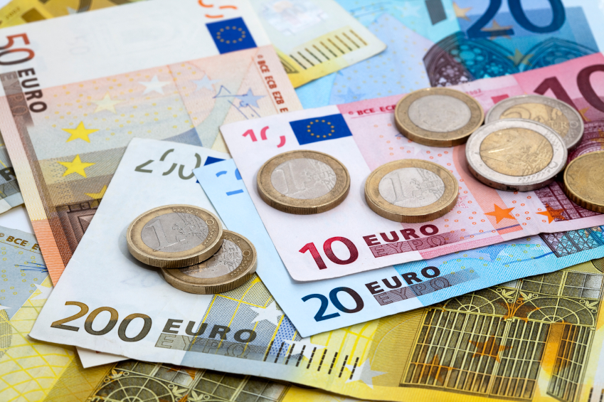 ANALIZĂ Săptămânală: Euro s-a agățat de pragul de 4