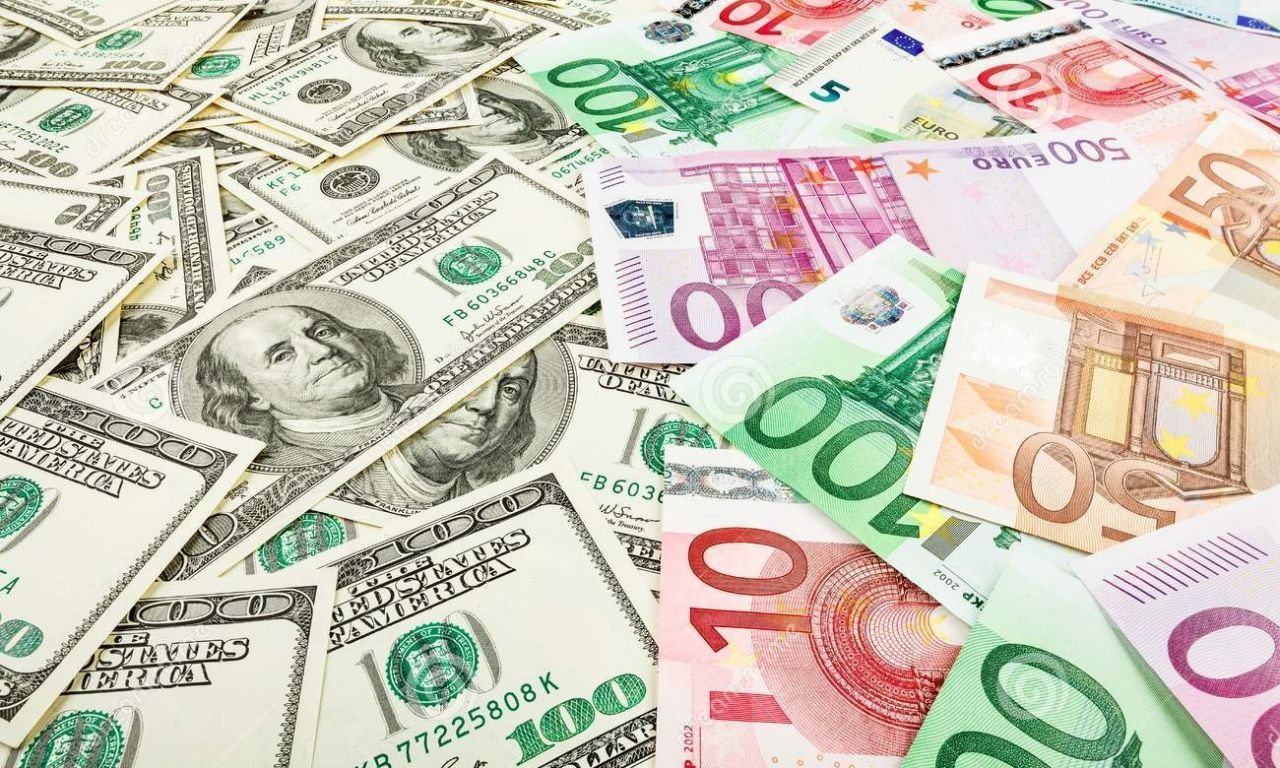 ANALIZĂ Euro a crescut în piața valutară