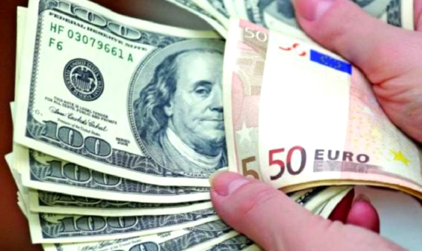 Euro și dolarul au făcut un pas înapoi