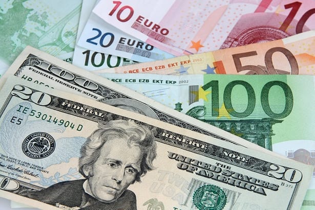 ANALIZĂ ECONOMICĂ Euro rămâne aproape de 4