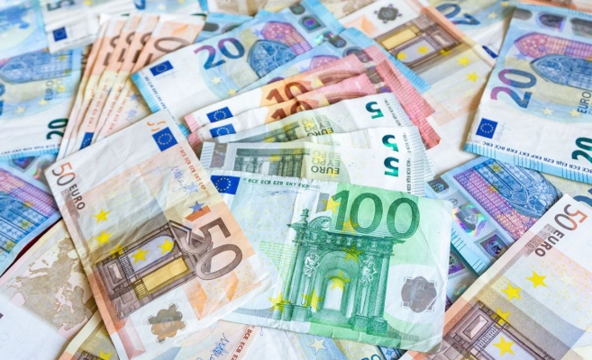ANALIZĂ FINANCIRĂ. Cotațiile euro urcă spre 4