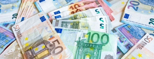 Euro nu s-a îndepărtat de 4