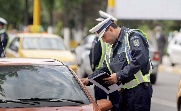 un tânăr a încercat să fugă de Poliție