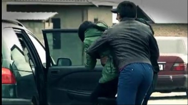 răpită pe o stradă din Cluj-Napoca. Polițiștii au reținut două persoane