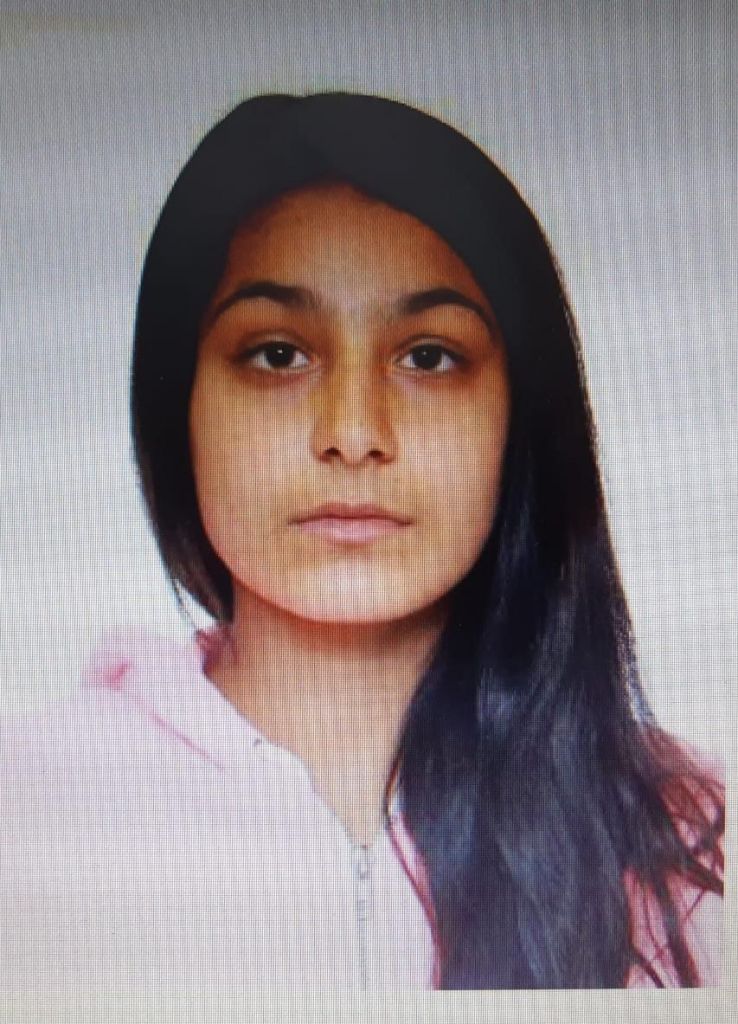 AȚI VĂZUT-O? Minoră de 15 ani