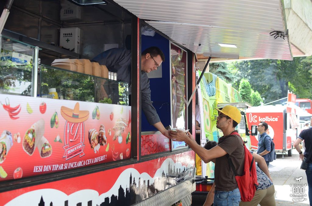 Comercianții de la Street Food Festival între acuzațiile în legătură cu neacordarea bonului fiscal și scandalul cu Primăria pentru autorizații