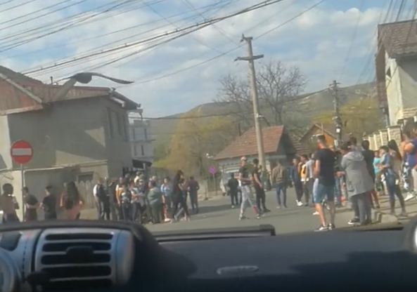 SCANDAL în Florești. Tată și fiu