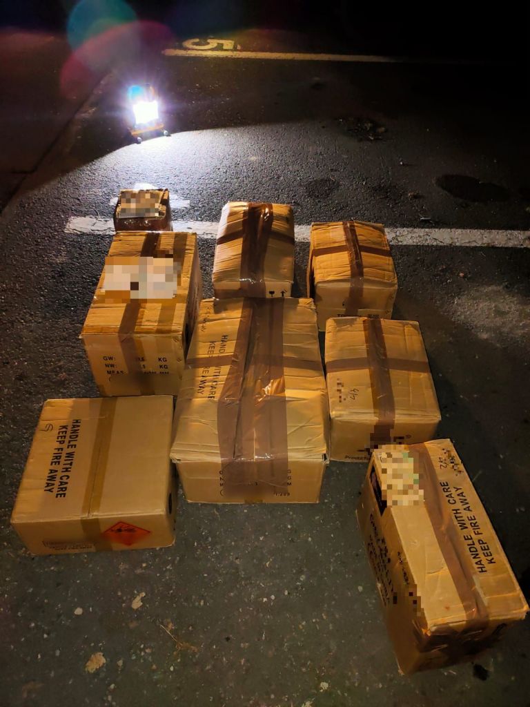 350 kg de petarde și artificii