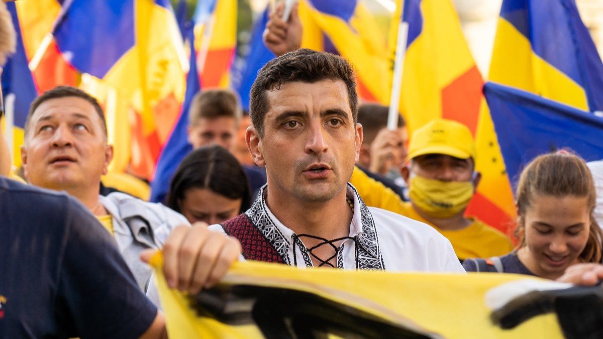 atentat la identitatea națională