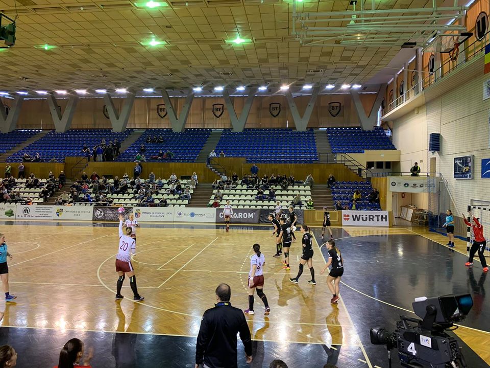 Handbalul feminin respiră! „U” Cluj