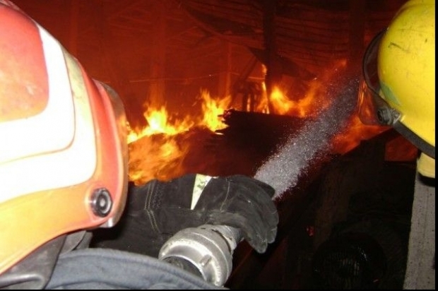 Incendiu la un bloc din Câmpia Turzii. Un apartament a fost cuprins de flăcări