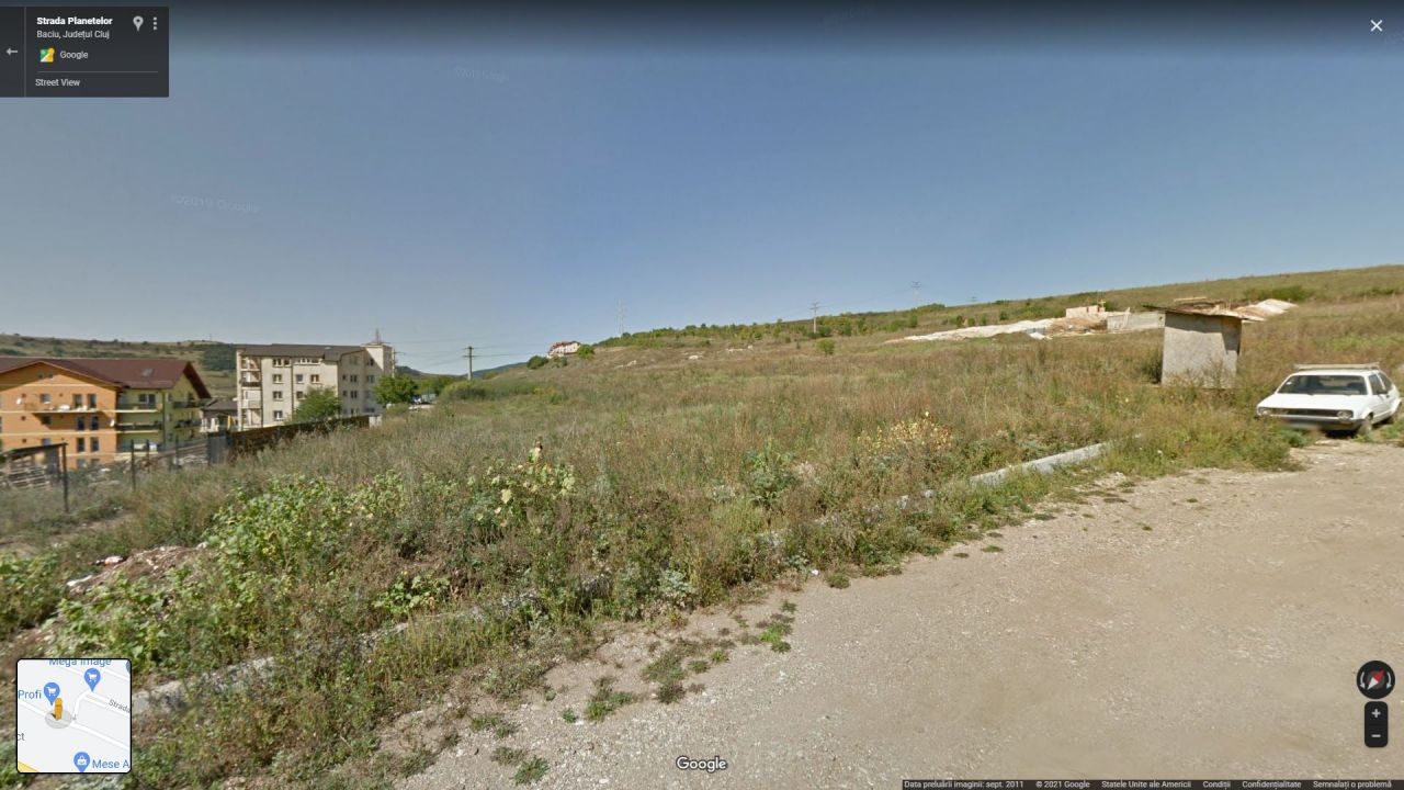 Intersecție strada Planetelor cu strada Neptun în parcare la Profi