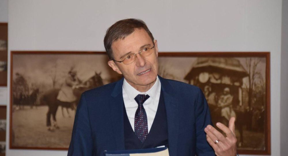 Ioan-Aurel Pop: „Se vorbește de nevoia educației financiare