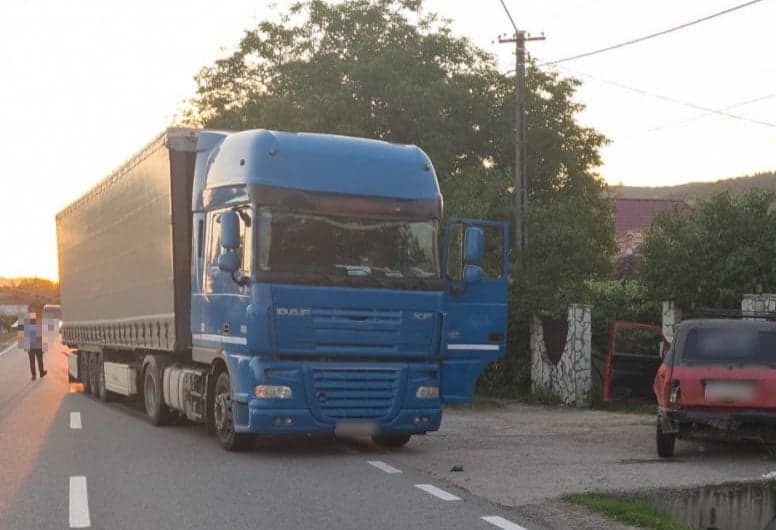 rănit într-un accident în localitatea Câțcău. A fost lovit de un TIR.