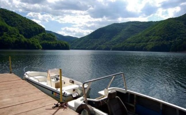 Lacul Tarnița rămâne „raiul șmecherilor” și în 2020. Deputat clujean: „Autoritățile sunt paralizate de frică
