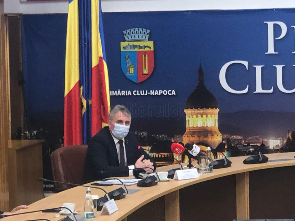 dar și a unui pasaj pe Tăietura Turcului”