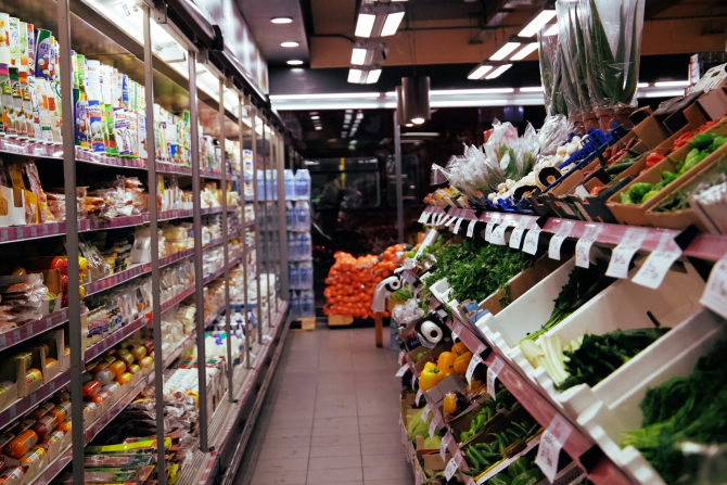 închise la ora 18:00. Ce operatori economici rămân deschiși?