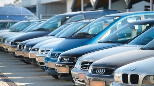 Scădere cu 65% a înmatriculărilor de autoturisme scumpe