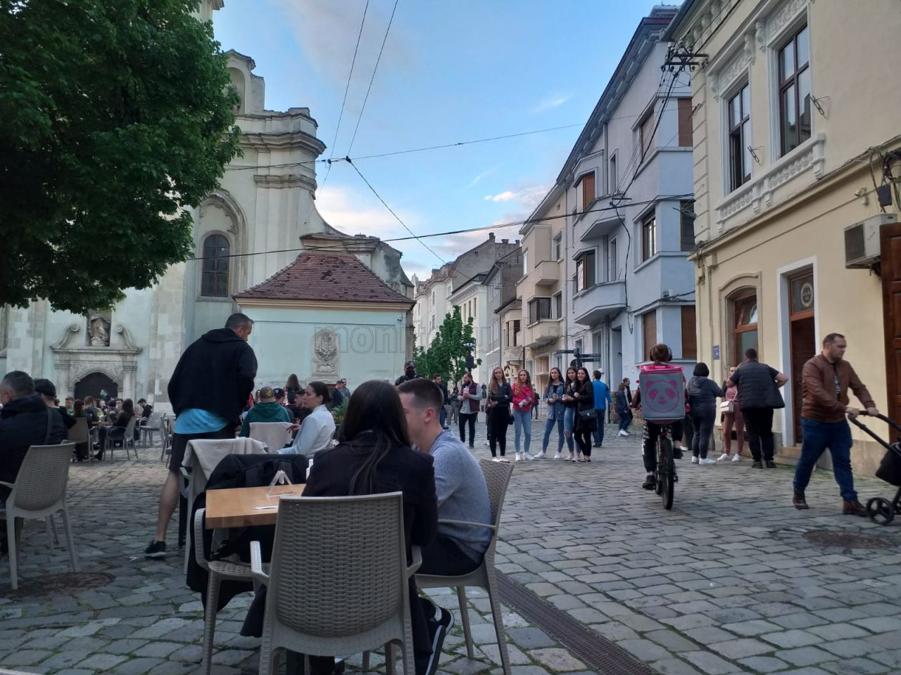 la 50% populație vaccinată. Boc: „Eliminăm treptat restricțiile”