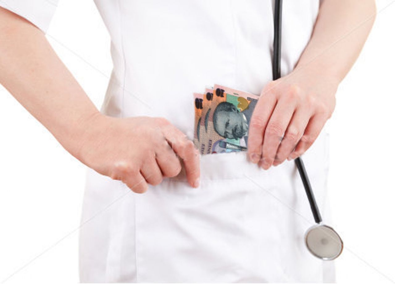Un medic a luat mită de zeci de mii de euro doar în 25 de zile. Procurorii DNA l-au trimis în judecată