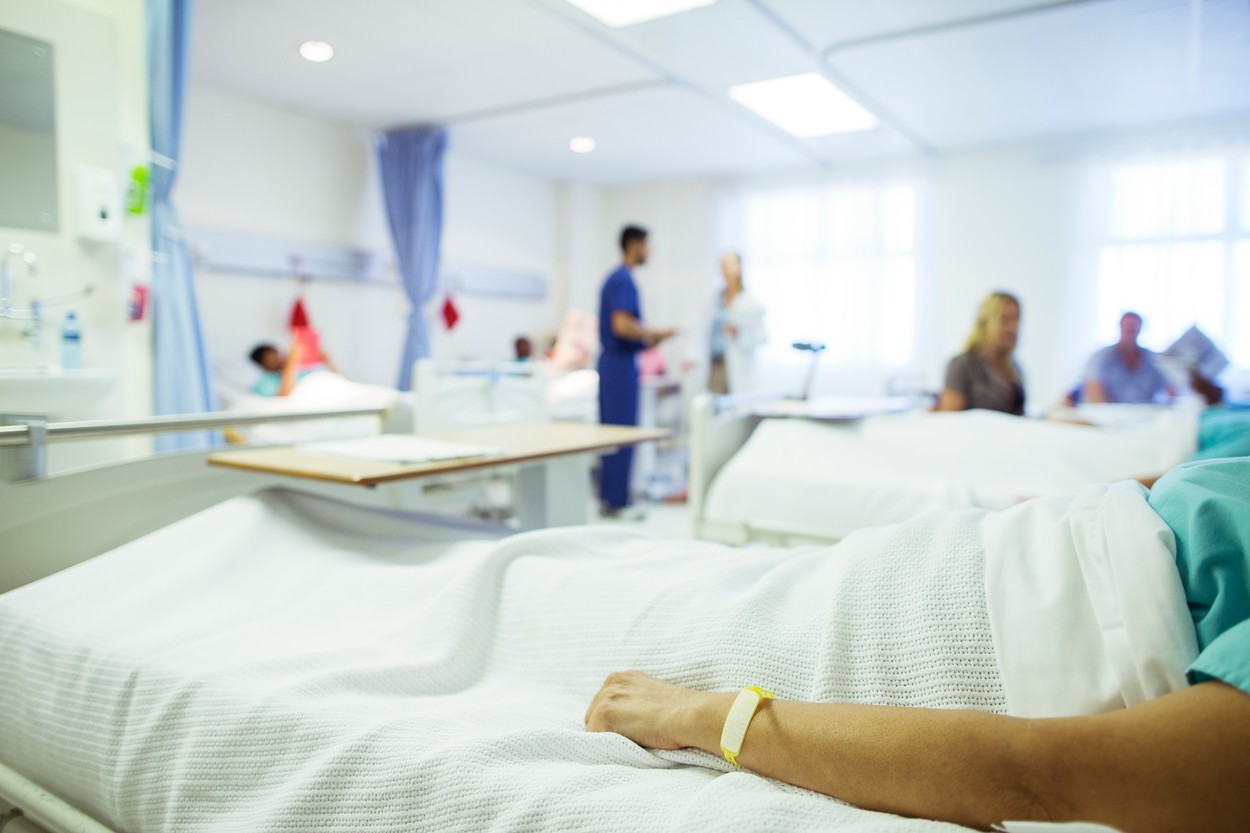 O femeie din Turda a murit după ce a fost infectată cu COVID19 în spitalul în care era internată