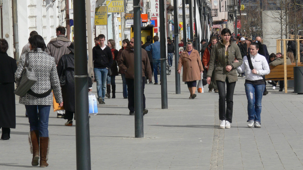 "Sunt cel mai imun din orașul acesta". Balada românului indisciplinat în vremea vremea pandemiei de coronavirus.