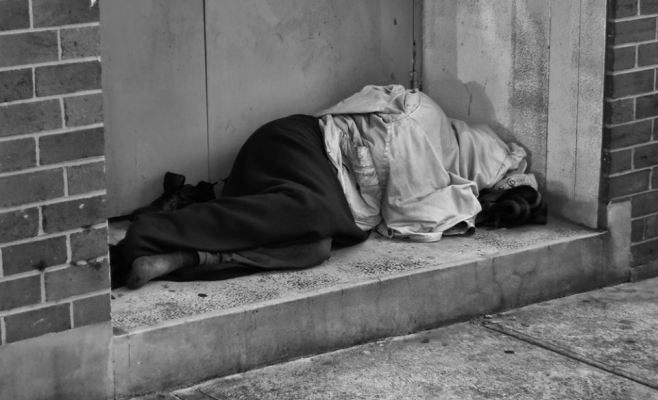 Oamenilor străzii nu le place în centrele Primăriei: „Stau 2-3 zile