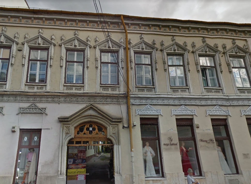 Ce poți cumpăra în Cluj-Napoca dacă te dau banii afară din casă? Palat de 6