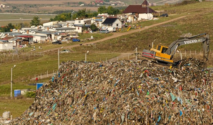 la-ce-distanta-de-casa-voastra-ati-accepta-sa-se-faca-o-rampa-de-gunoi-fie-ea-si-ecologica