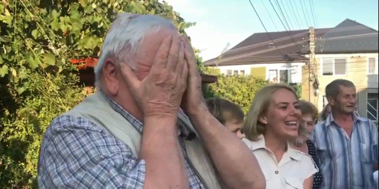 Clipe emoționante și lacrimi la Dej! Surpriză inedită pentru un pensionar