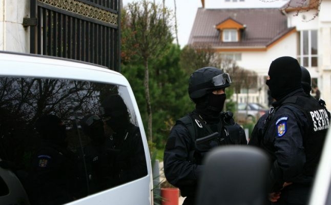 Polițiștii au efectuat în această dimineață percheziții în județul Cluj la instutuții și persoane