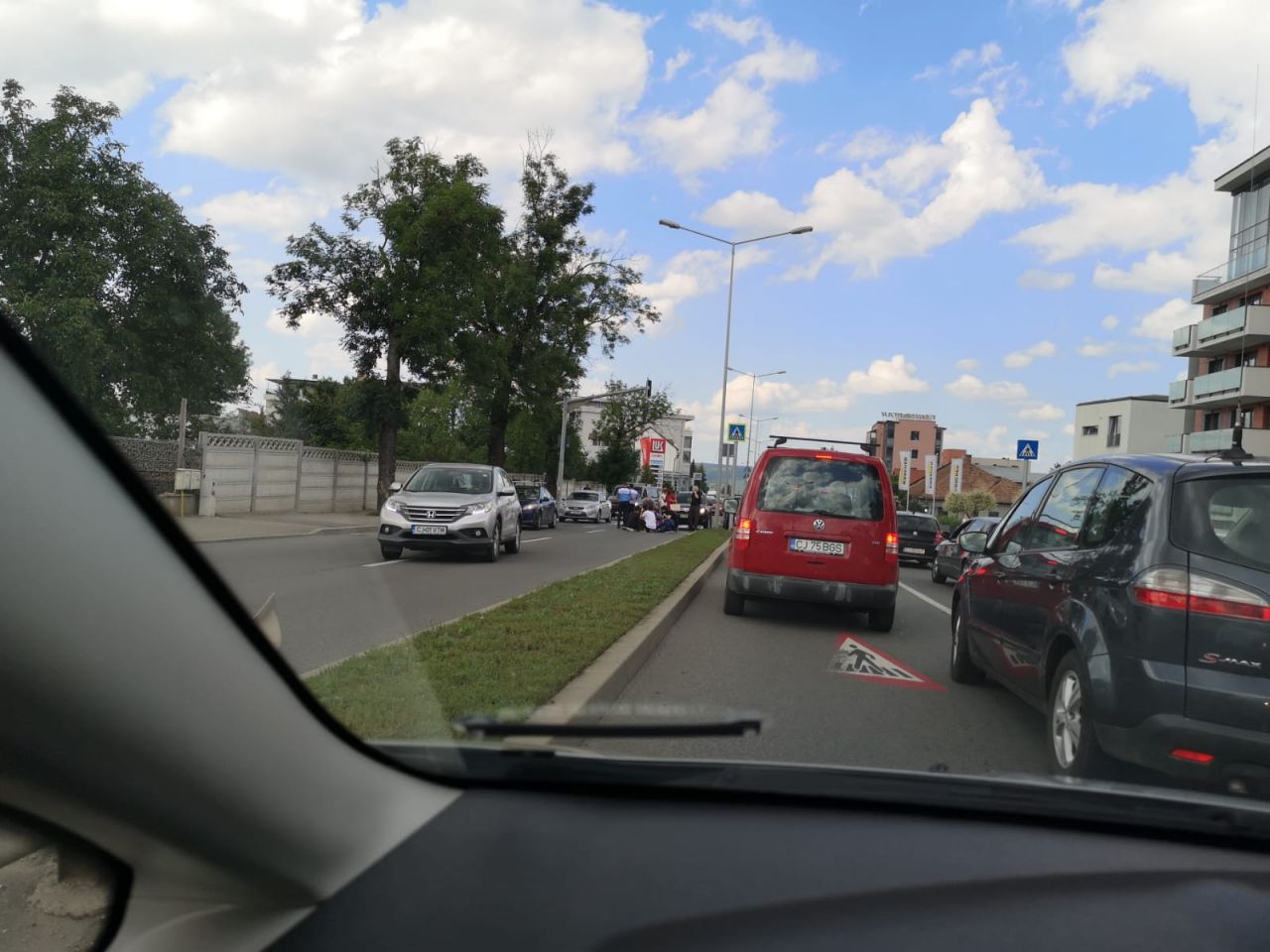 Tânăr lovit pe trecerea de pietoni
