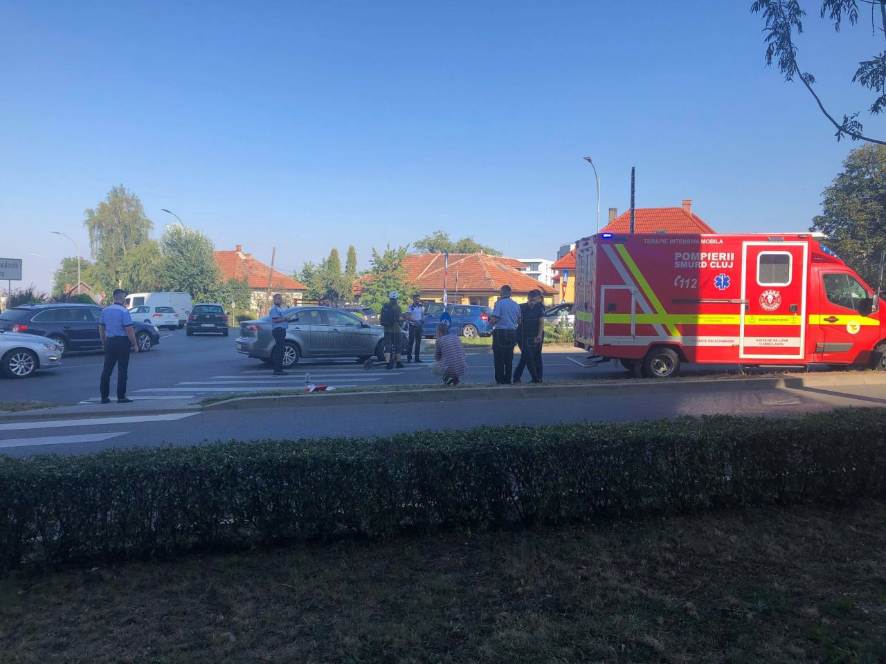 FOTO. Femeie lovită pe trecerea de pietoni