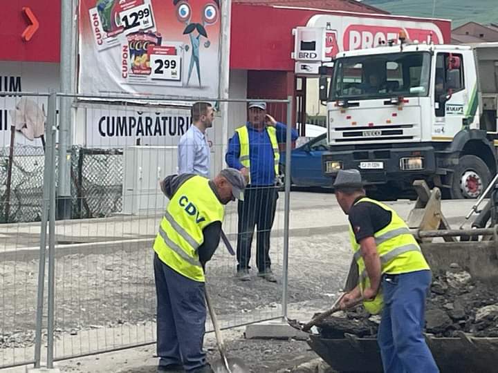 Inspecție pe teren! Primarul din Florești a verificat cum merg lucrările de pe Eroilor