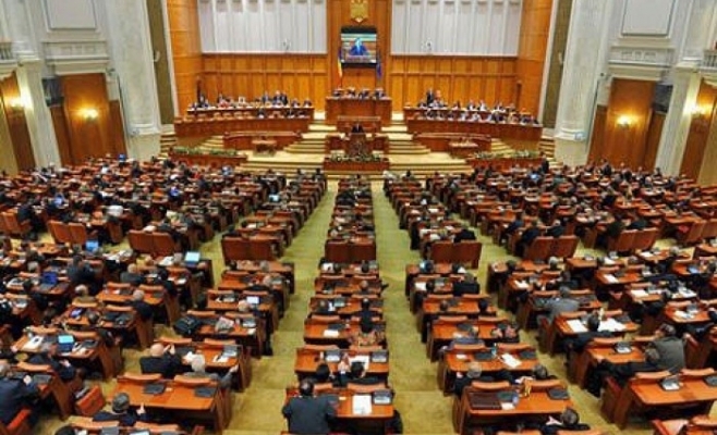 Parlamentul a avizat favorabil solicitarea președintelui privind inițierea referendumului național referitor la continuarea luptei anticorupție