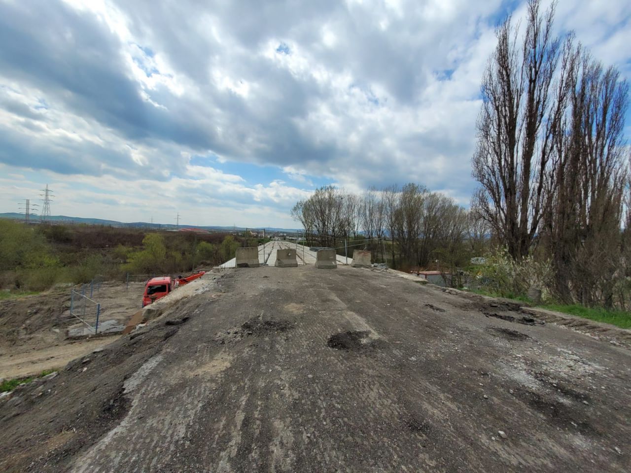 ÎNTÂRZIATE cu peste două săptămâni. Cât va mai continua traficul infernal
