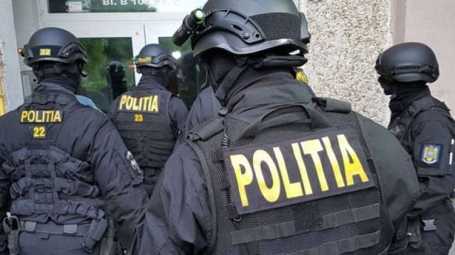 ARESTAȚI după ce au atacat doi tineri și le-au furat bunuri de peste 8.000 de lei.
