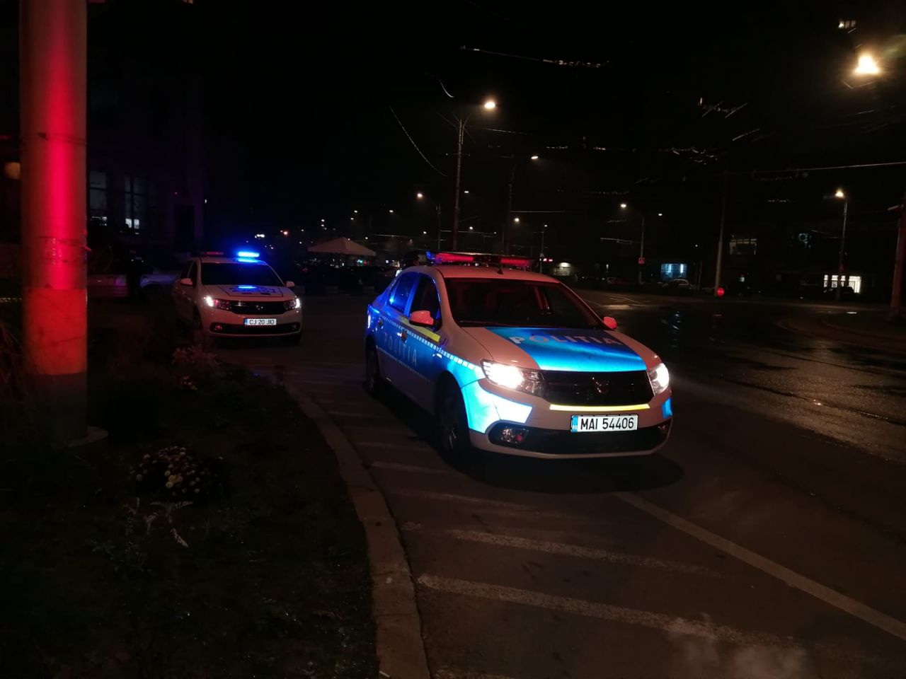 Petrecere cu zeci de persoane