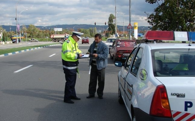 Reguli noi pentru obţinerea permisului auto. Nu ai şcoală nu mai conduci maşina!