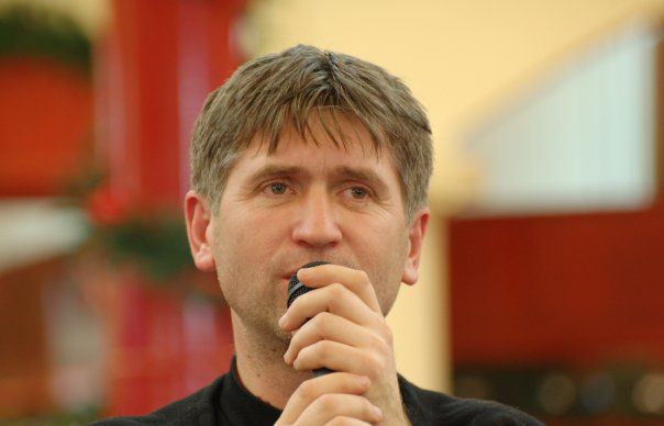 Fostul preot Cristian Pomohaci se plânge de atacurile din presă