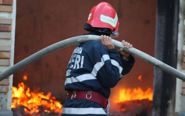 Trei copii și un bătrân