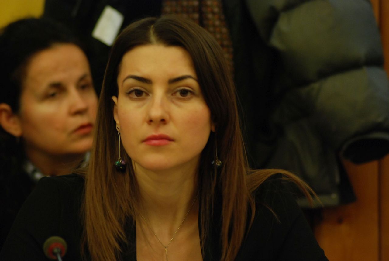 Consilierul local Loredana Pop își prelungește șederea în locuința de la Primărie