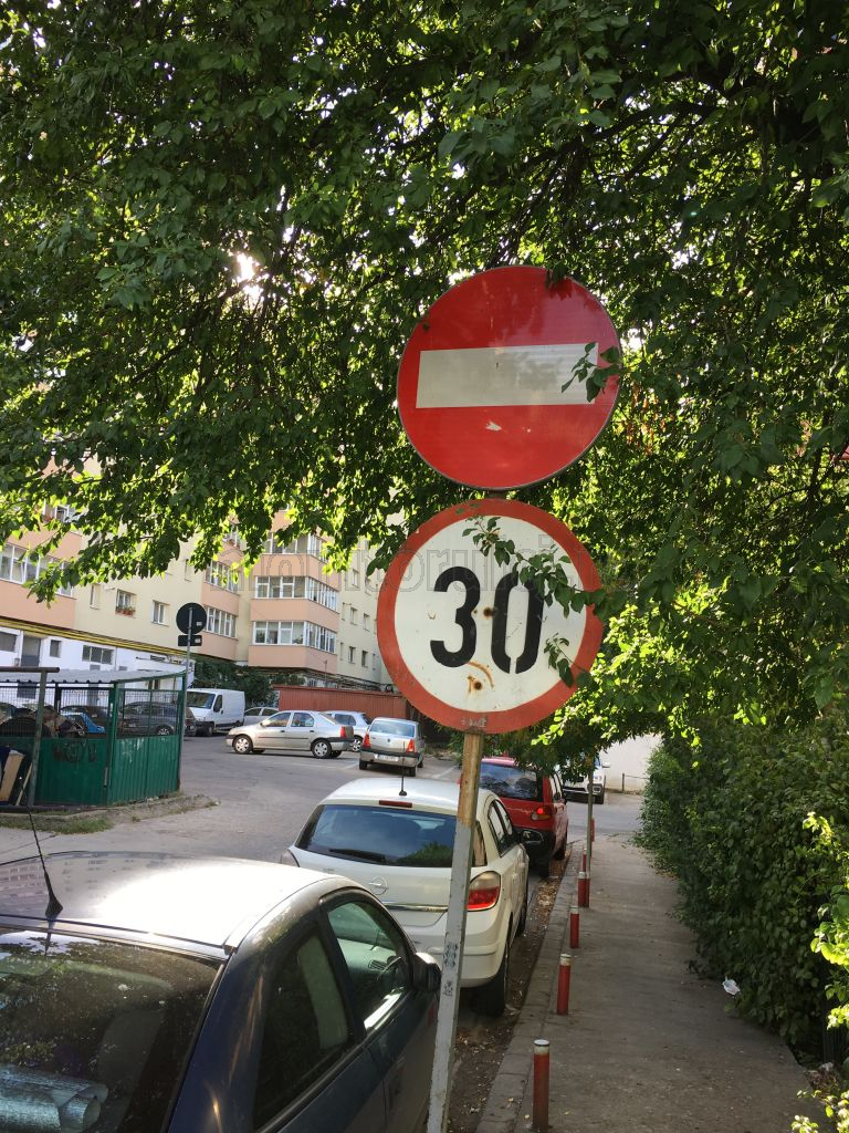 POZA ZILEI Accesul interzis