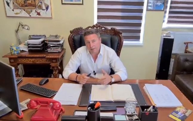 Primarul care și-a umilit public fetița a rămas fără mandat. Traian Ogâgău și-a lăsat cumnatul în funcție.