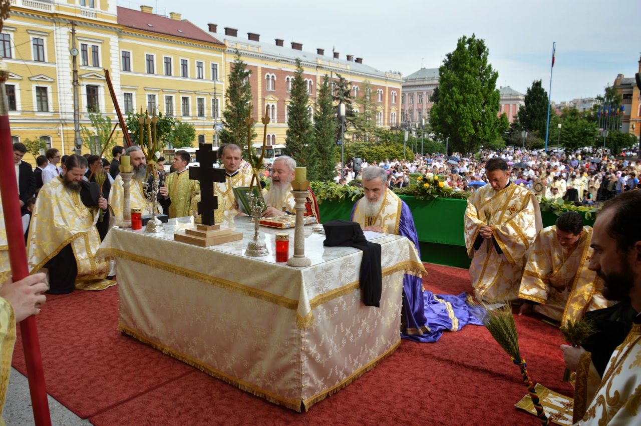 Procesiune de Rusalii în centrul Clujului