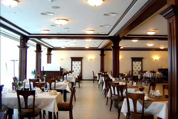 Se redeschid restaurantele de la 1 septembrie! Ce condiții speciale au fost impuse?