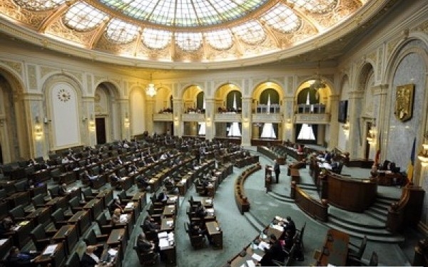 LEGEA SALARIZĂRII unitare a fost adoptată de Senat