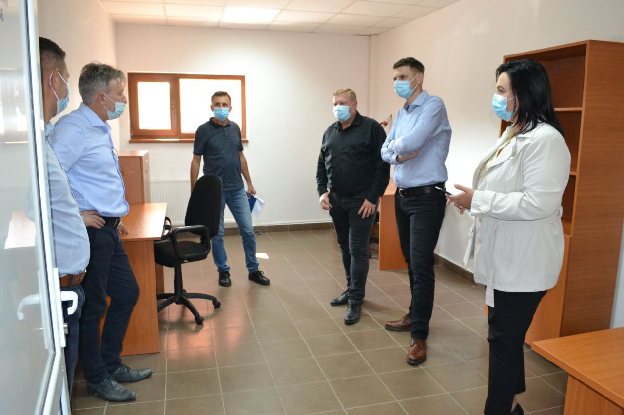 Sediu al Serviciului de Permise și Înmatriculări