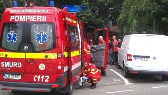 Bărbat prăbușit pe strada